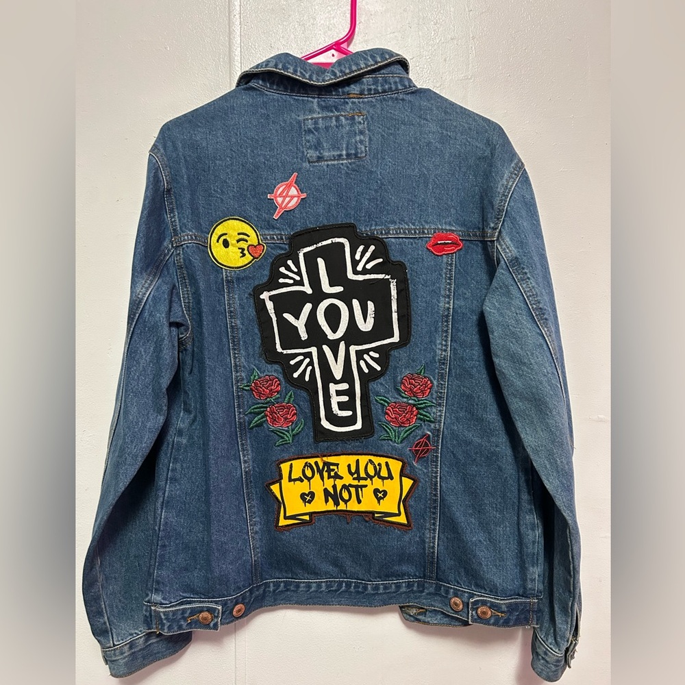 Vintage forever 21 patch jean jacket